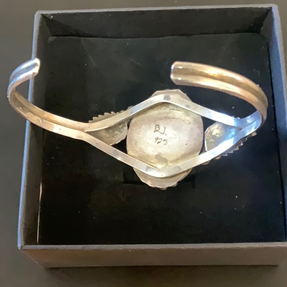 Elegant Silver and Black Women's Bracelet - Picture 3 of 4